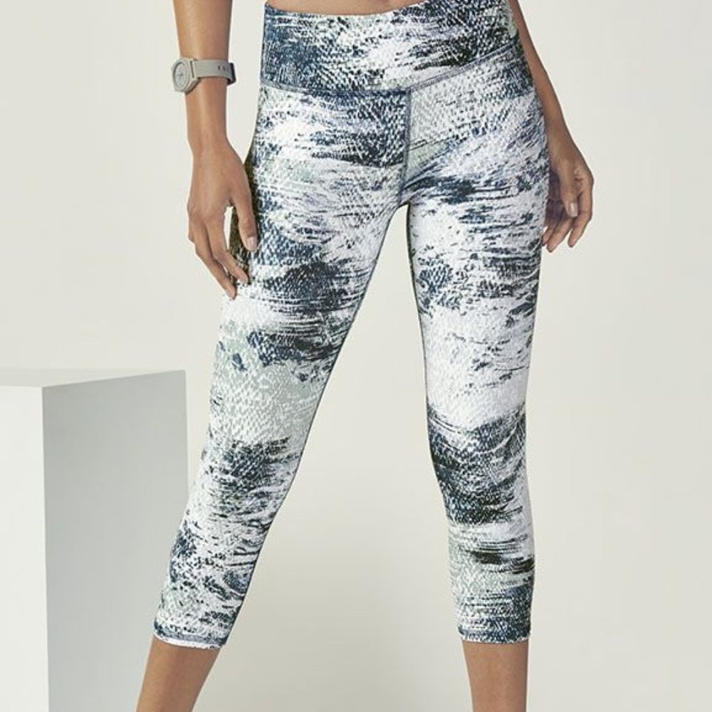 Fabletics Define Mid-Rise Capri - image 1